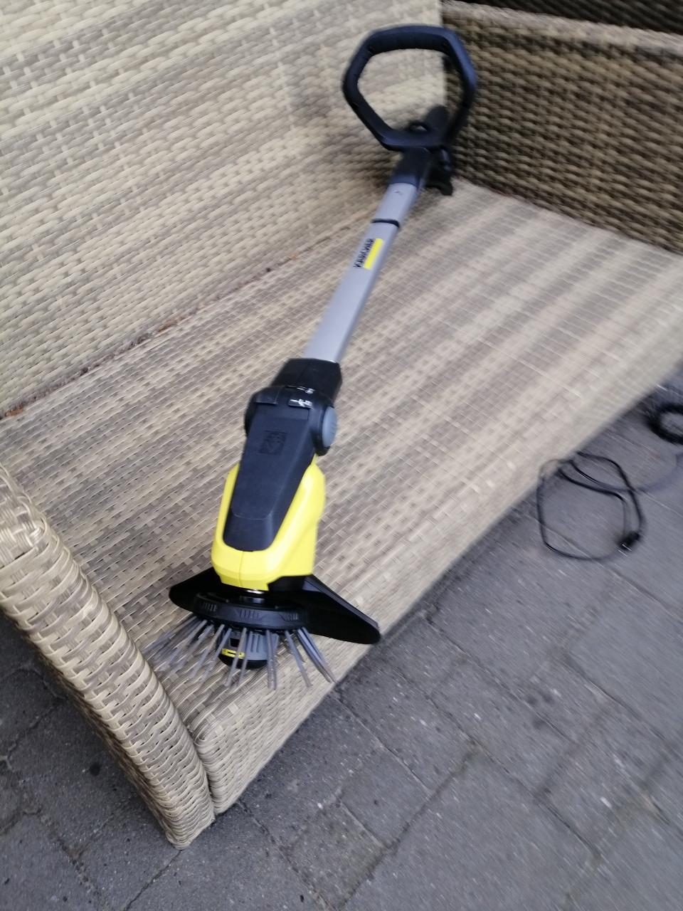 Te Koop: zgan Karcher onkruidverwijderaar.