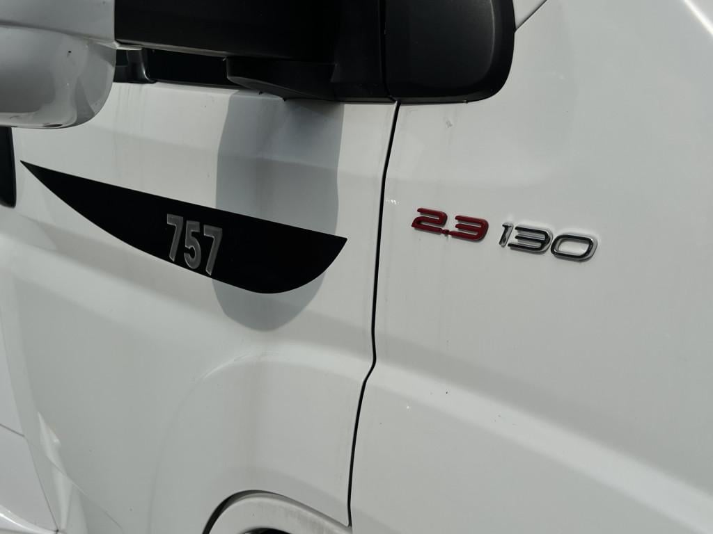 Chausson Onbekend 757 welcome | 2 enkele bedden + 1 groot bed | camera | tv