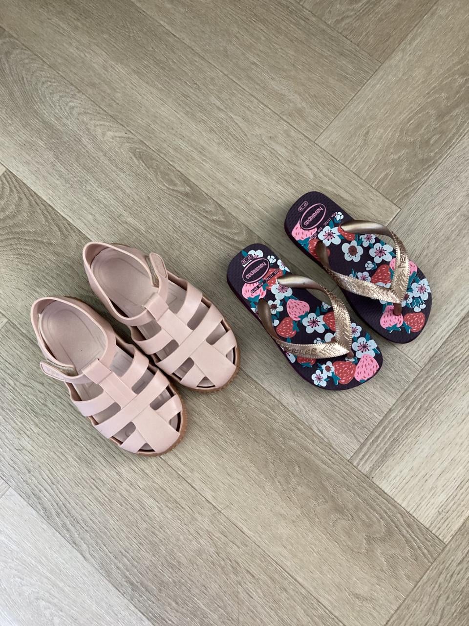 Waterschoenen en teenslippers maat 27 28