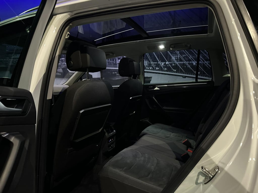 Volkswagen Tiguan 1.5 tsi act highline business r-line *topcomfortstoelen*p