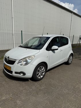 Opel Agila 1.0 2013 Wit