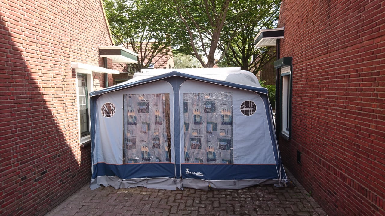 Eriba Nova 390 Truma Mover, Thule Fietsenrek, Vaste Omnistor luifel