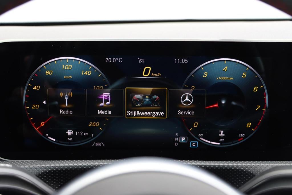 Mercedes-Benz A-Klasse 180 business solution amg 136pk automaat