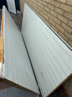 2 Sandwichpanelen 60 mm dik 250cm lang