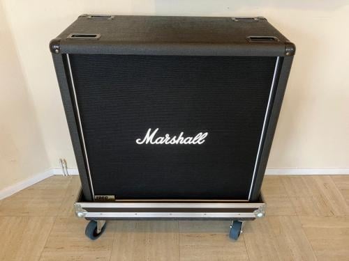 Marshall 1960b gitaar cab inclusief flightcase