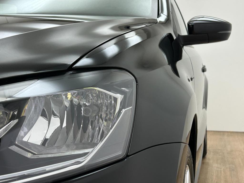 Volkswagen Polo occasion 1.2 tsi bluemotion r-line edition | zwart | tweede