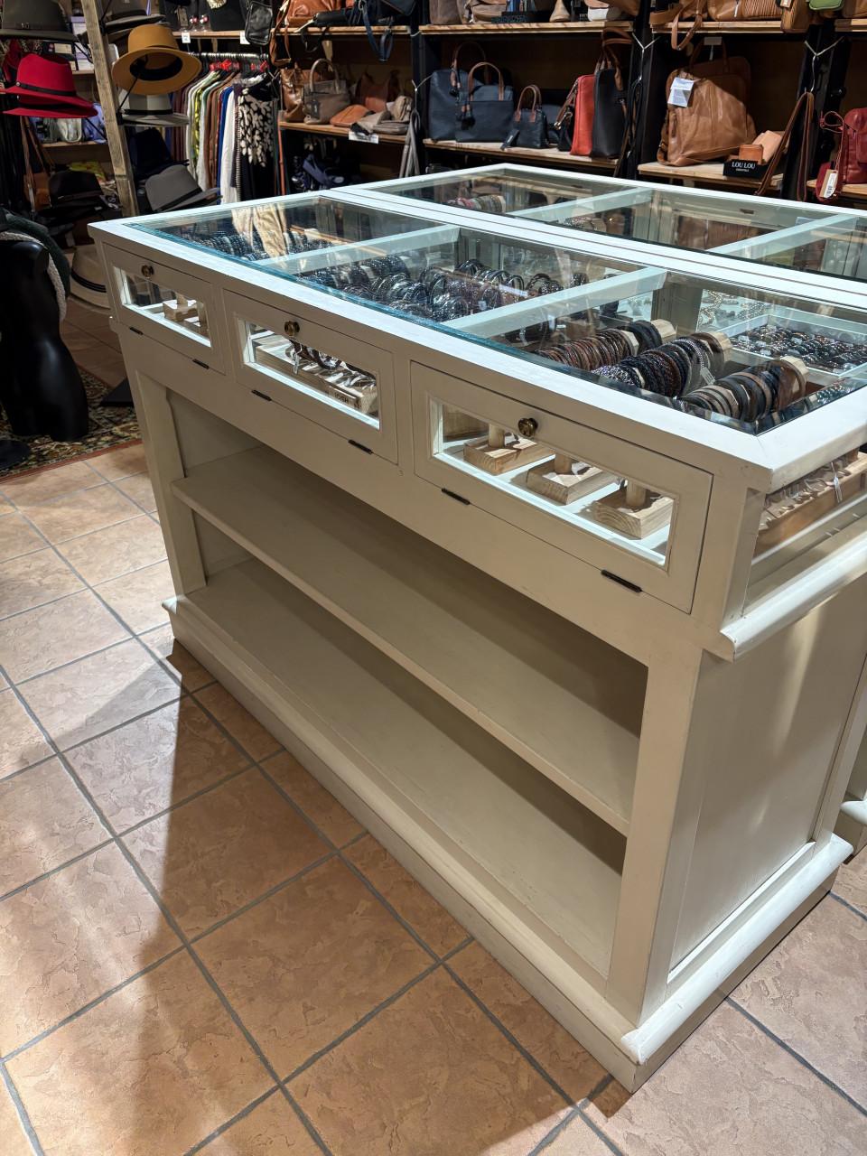 Brocante vitrine kasten