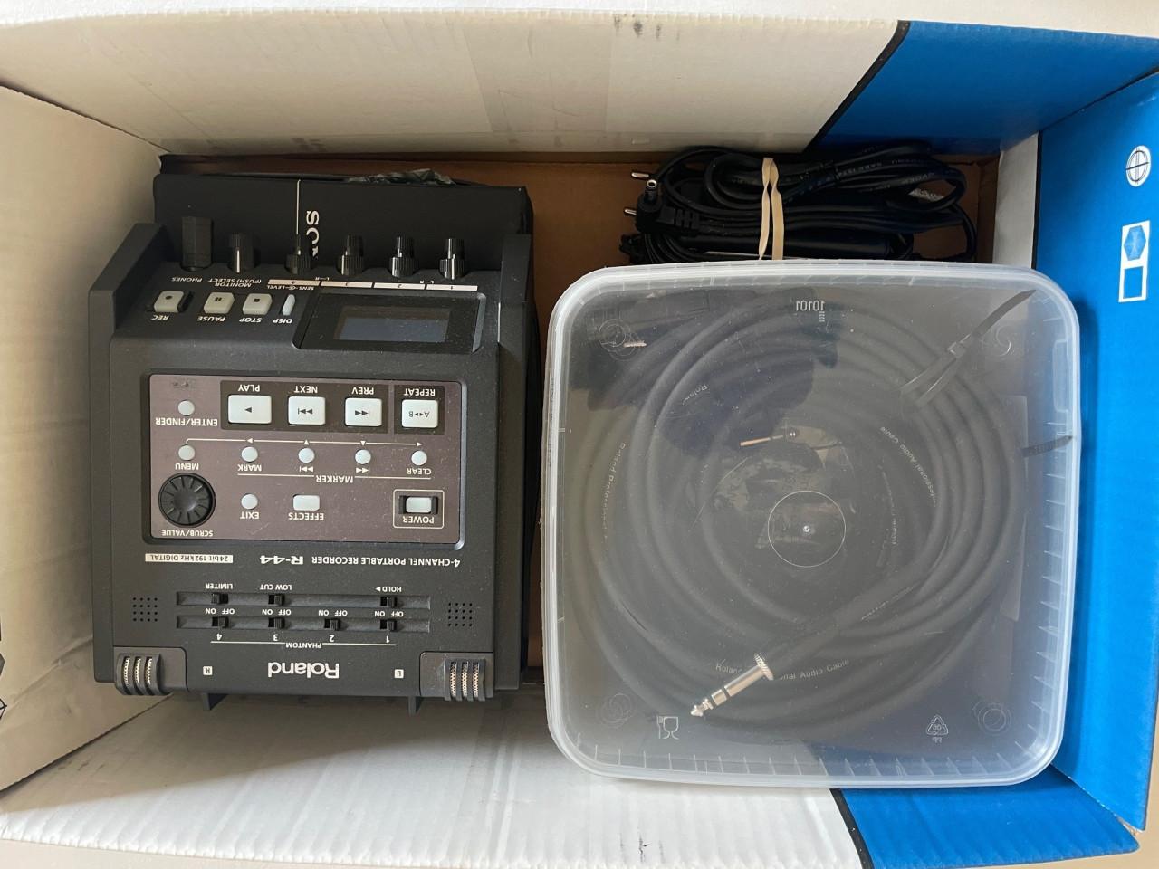 Roland 4 sporen recorder + Sennheiser MD-21 microfoons