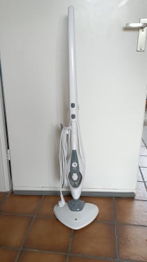 Vloer/ stoomreiniger. Merk Silvercrest. Weinig gebruikt. Kleur wit en grijs
