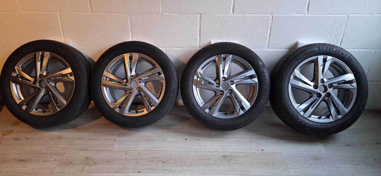 Originele 16'' Volkswagen Polo R line Valencia velgen/banden
