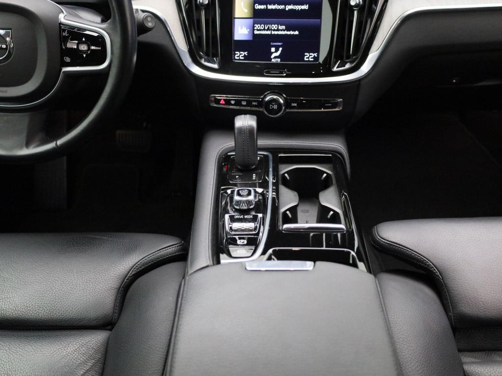 Volvo V60 2.0 t6 recharge awd inscription | automaat | lmv | trekhaak | led