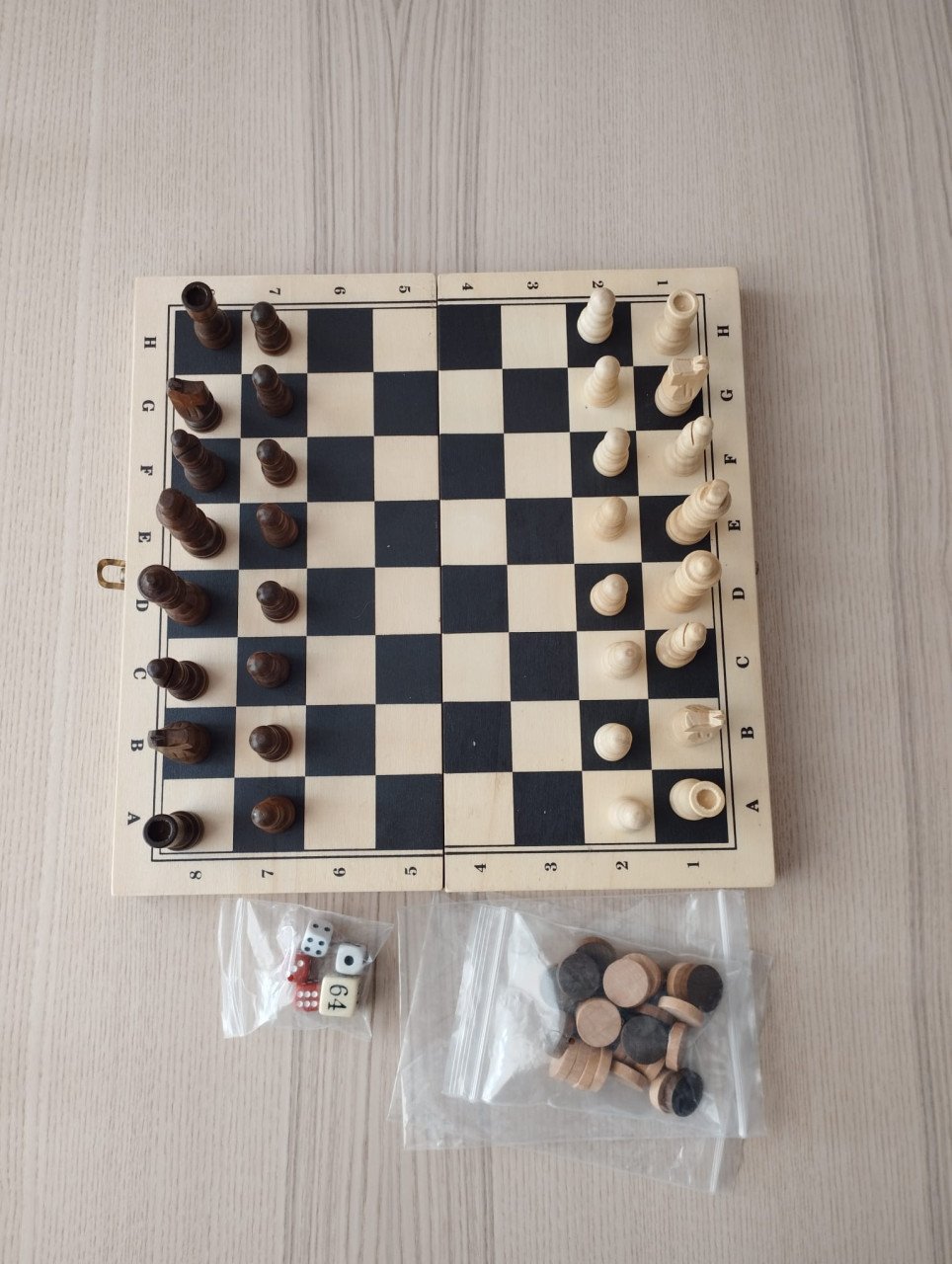 Houten schaakset, inklapbaar schaakbord + backgammon