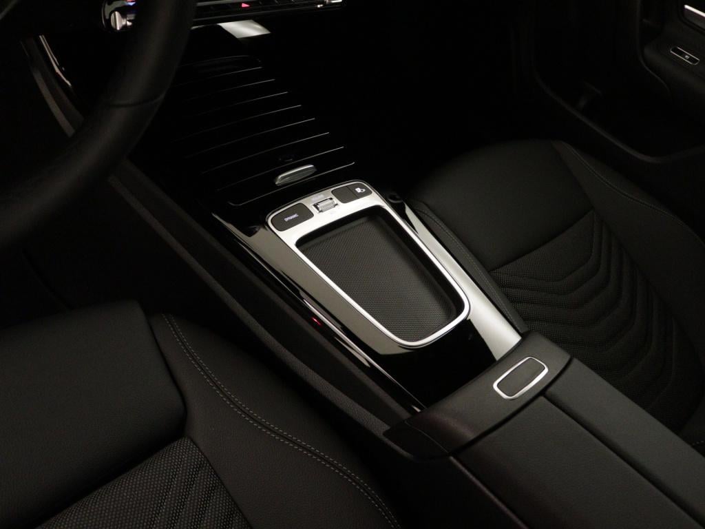 Mercedes-Benz Cla 180 star edition | dodehoekassistent | parkeerpakket met