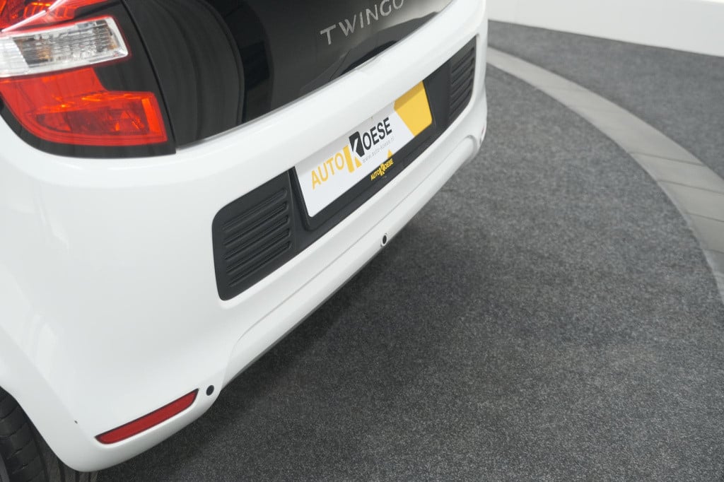 Renault Twingo sce limited | parkeersensoren | bluetooth | airco | 15 inch 