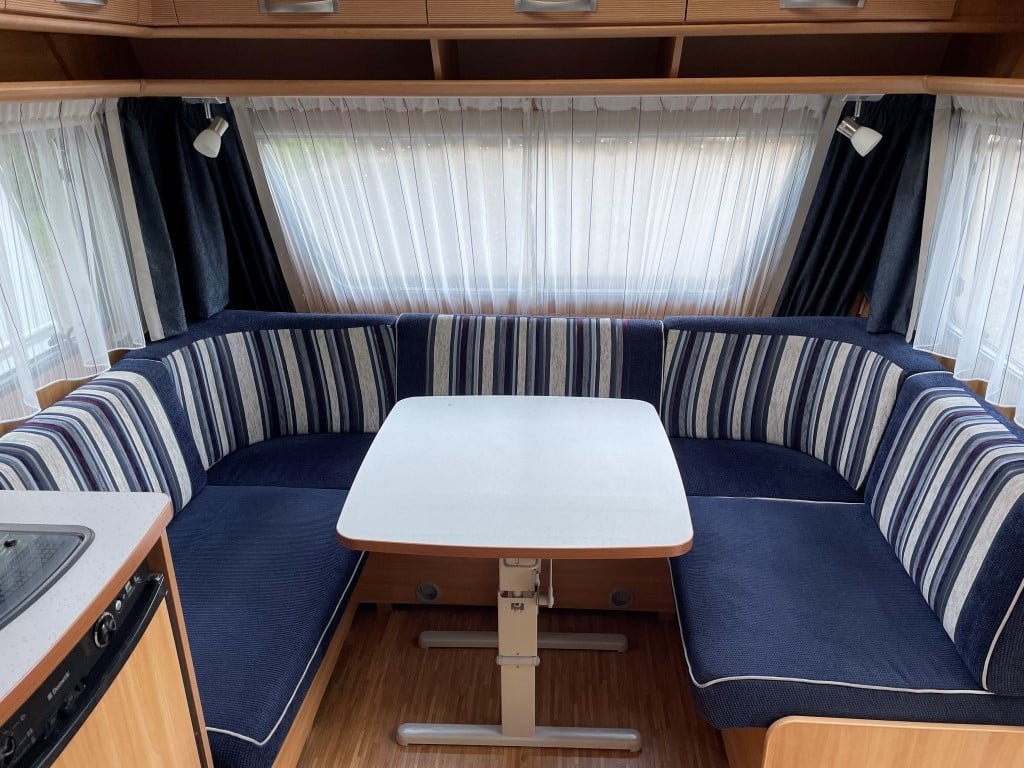 Dethleffs Camper 450 DB met mover