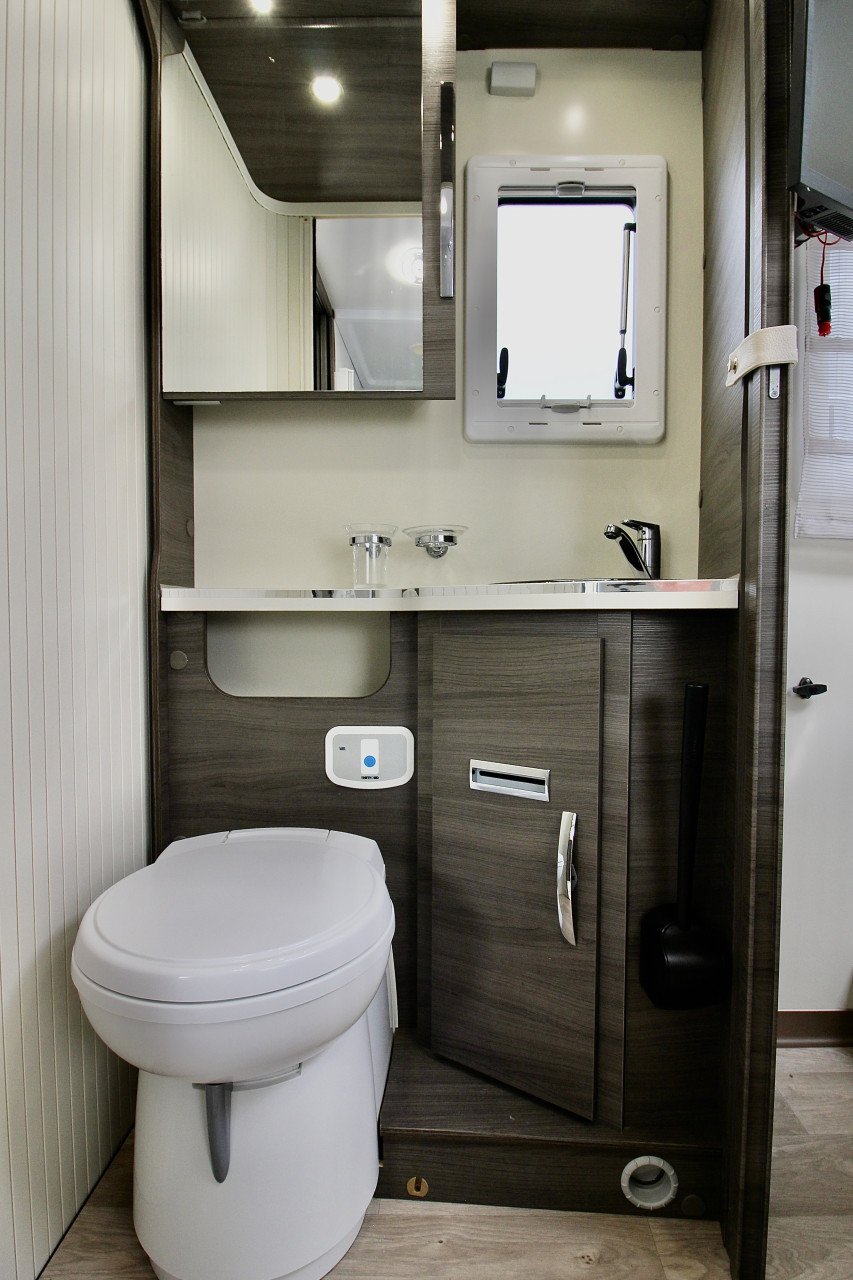 Mclouis Carat 879G (Queensbed+Hefbed, Nieuwstaat,Eerste eigenaar,21956KM!!)