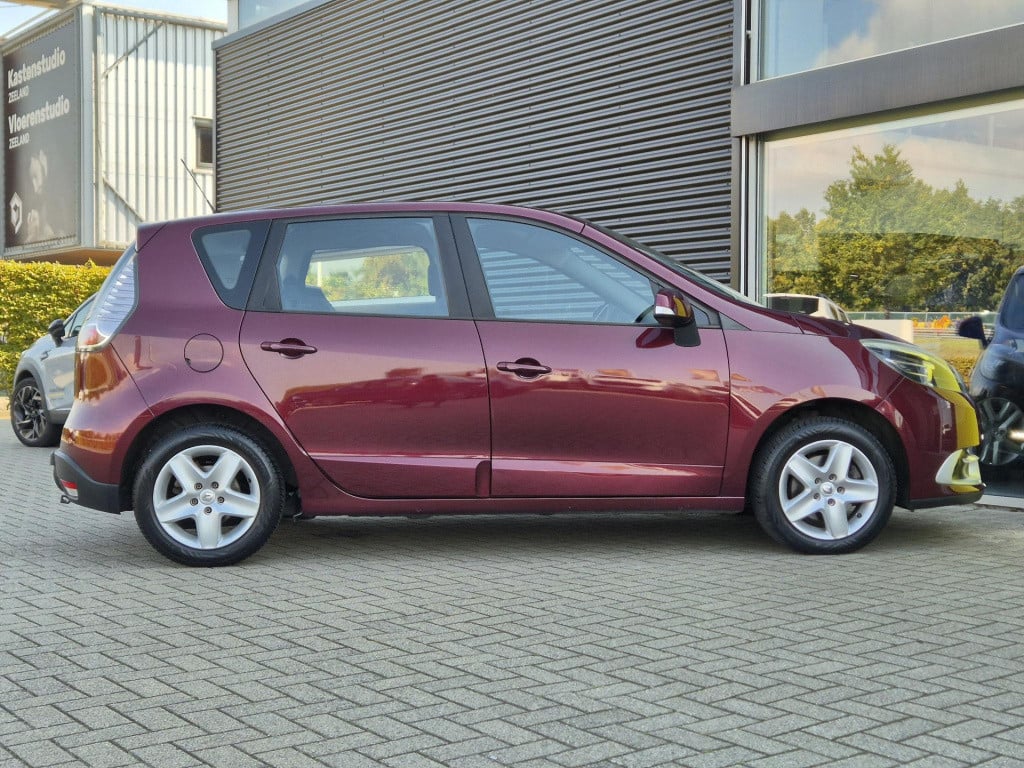 Renault Scenic 1.6 110 expression navigatie, clima, trekhaak, all seasonban
