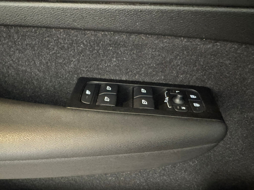 Volvo XC40 1.5 t4 recharge inscription expression