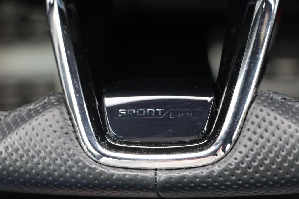 Skoda Octavia combi 1.4 tsi iv phev sportline business | soh 91,1% |