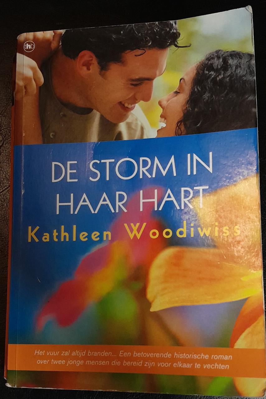 Kathleen Woodiwiss - De storm in haar hart.