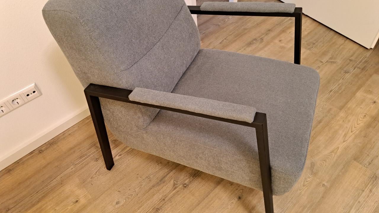 Mooie moderne fauteuil - voor vele woonstijlen geschikt
