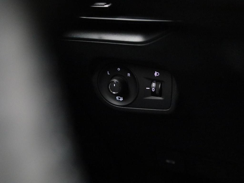 MG Mg4 64 kwh luxury | automaat | navigatie | climate control | apple carpl