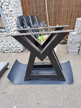 Zwarte stalen tafelpoten voor binnen- of buitentafel