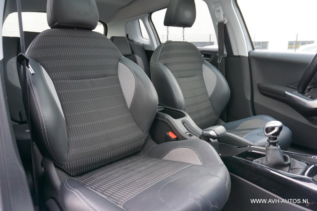Peugeot 2008 1.6 bluehdi allure