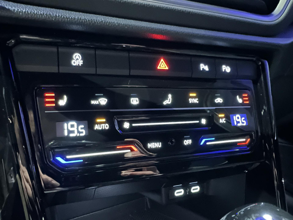 Volkswagen T-roc 1.5 tsi r-line business *keyless*appconnect*iqlight*