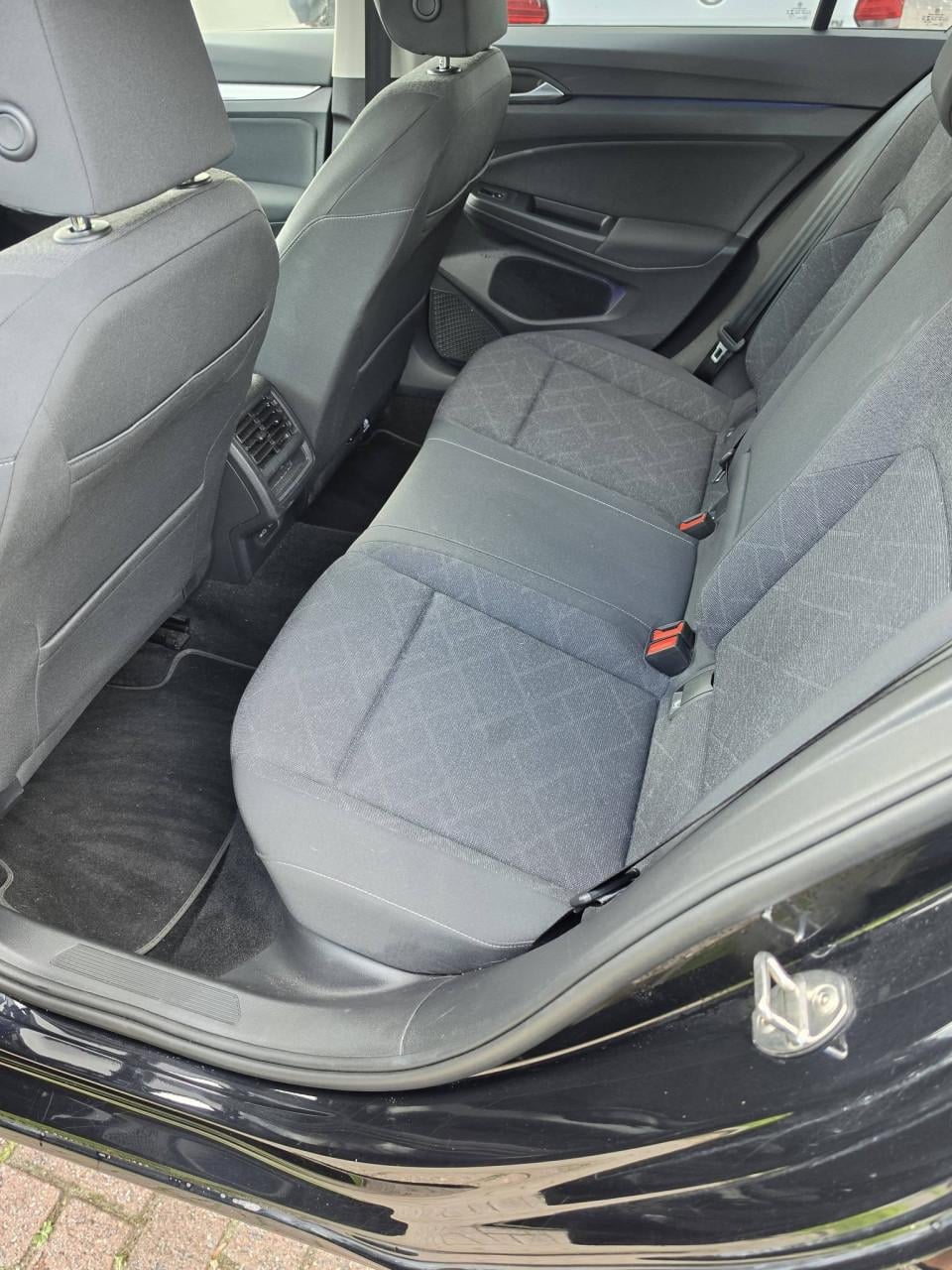 VOLKSWAGEN GOLF 8 1.5 TSI R-LINE