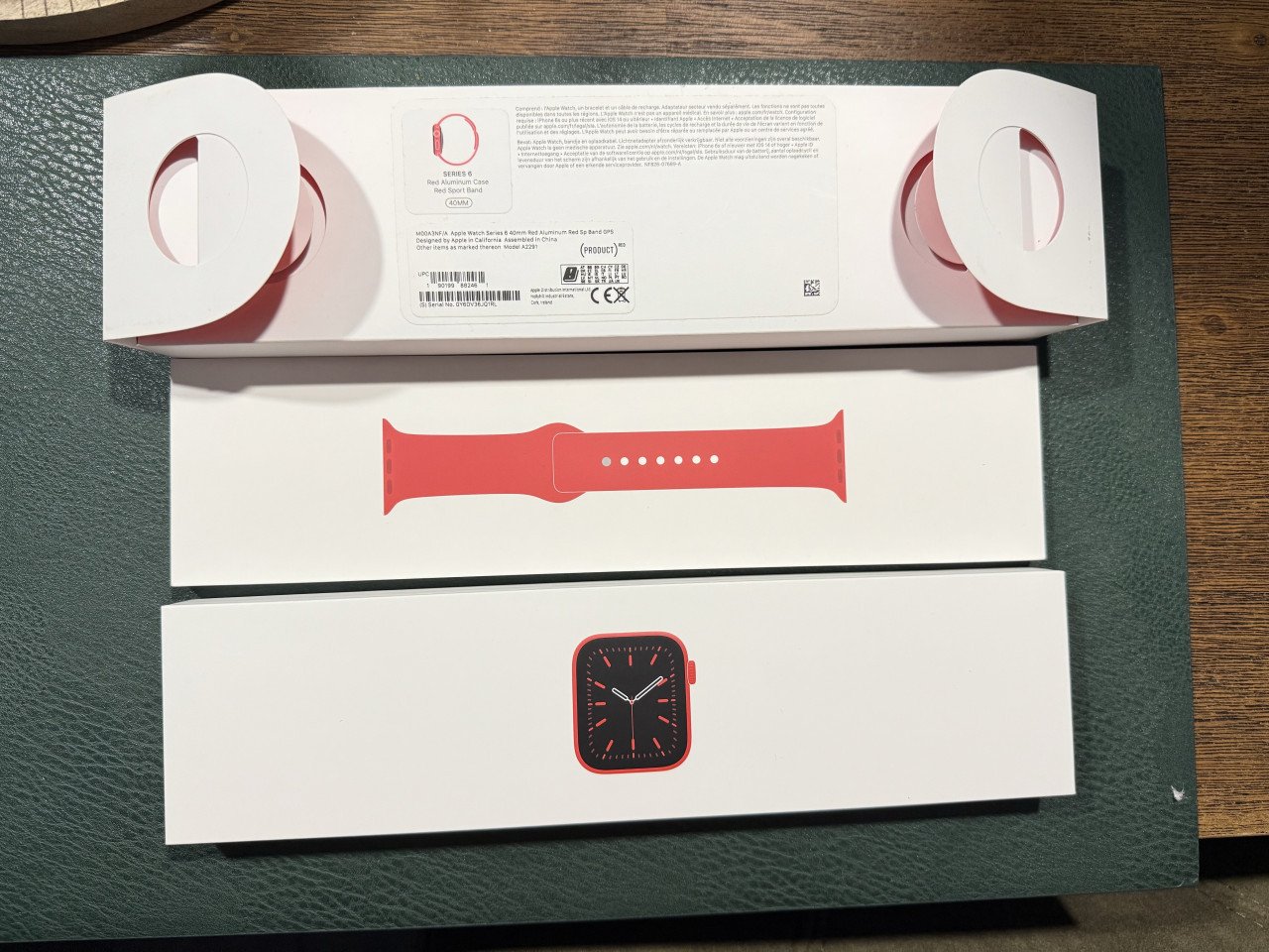 Apple watch serie 6 rood. in bijna nieuwstaat