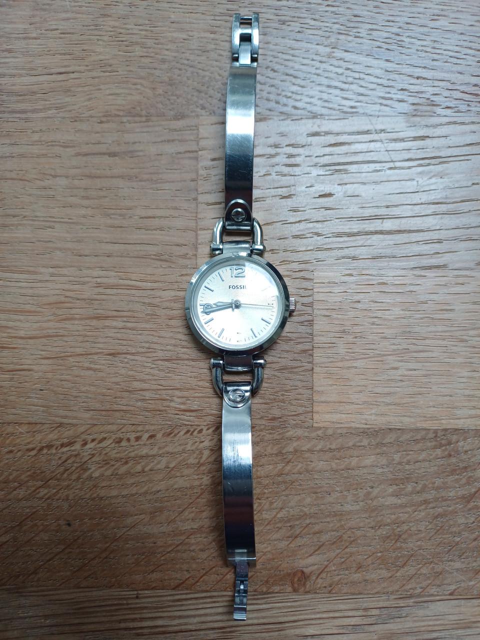 FOSSIL (staal) dameshorloge met extra schakels