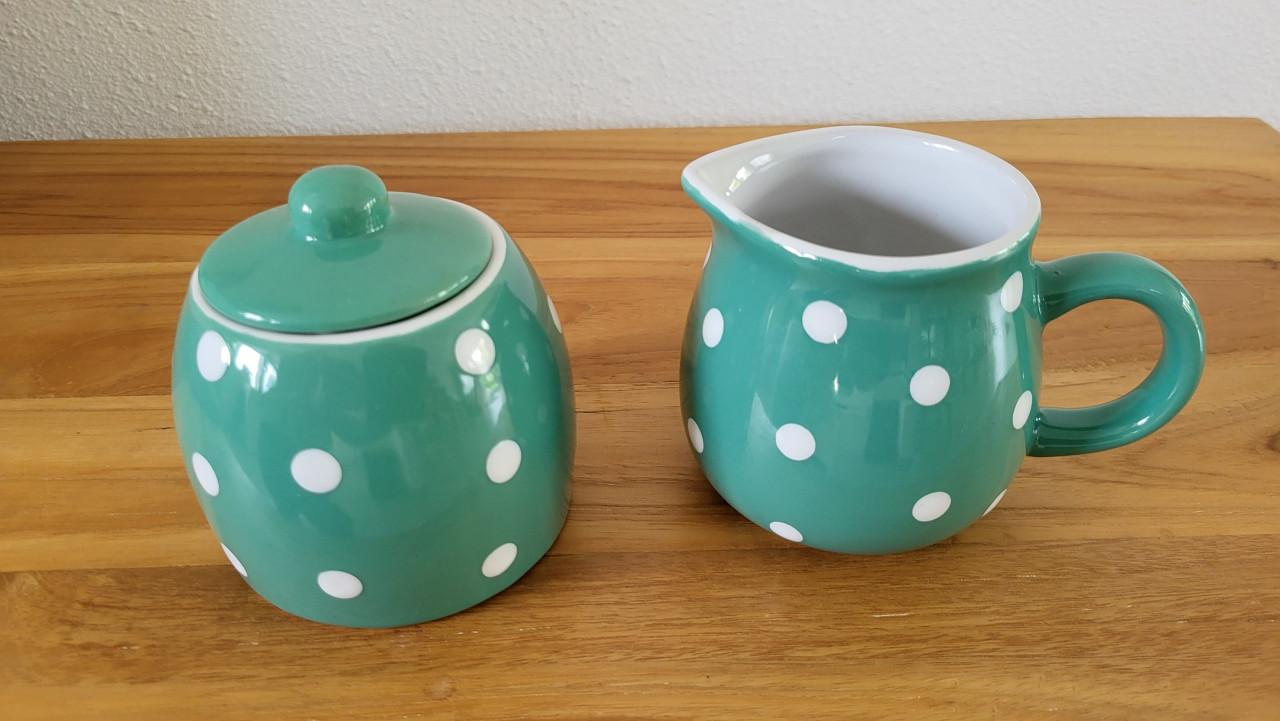 Union Pacific Tableware polkadot roomstel / suikerpot en melkkan
