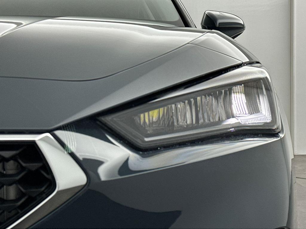 Seat Leon style business intense 1.5 tsi ehybrid 150 kw / 20