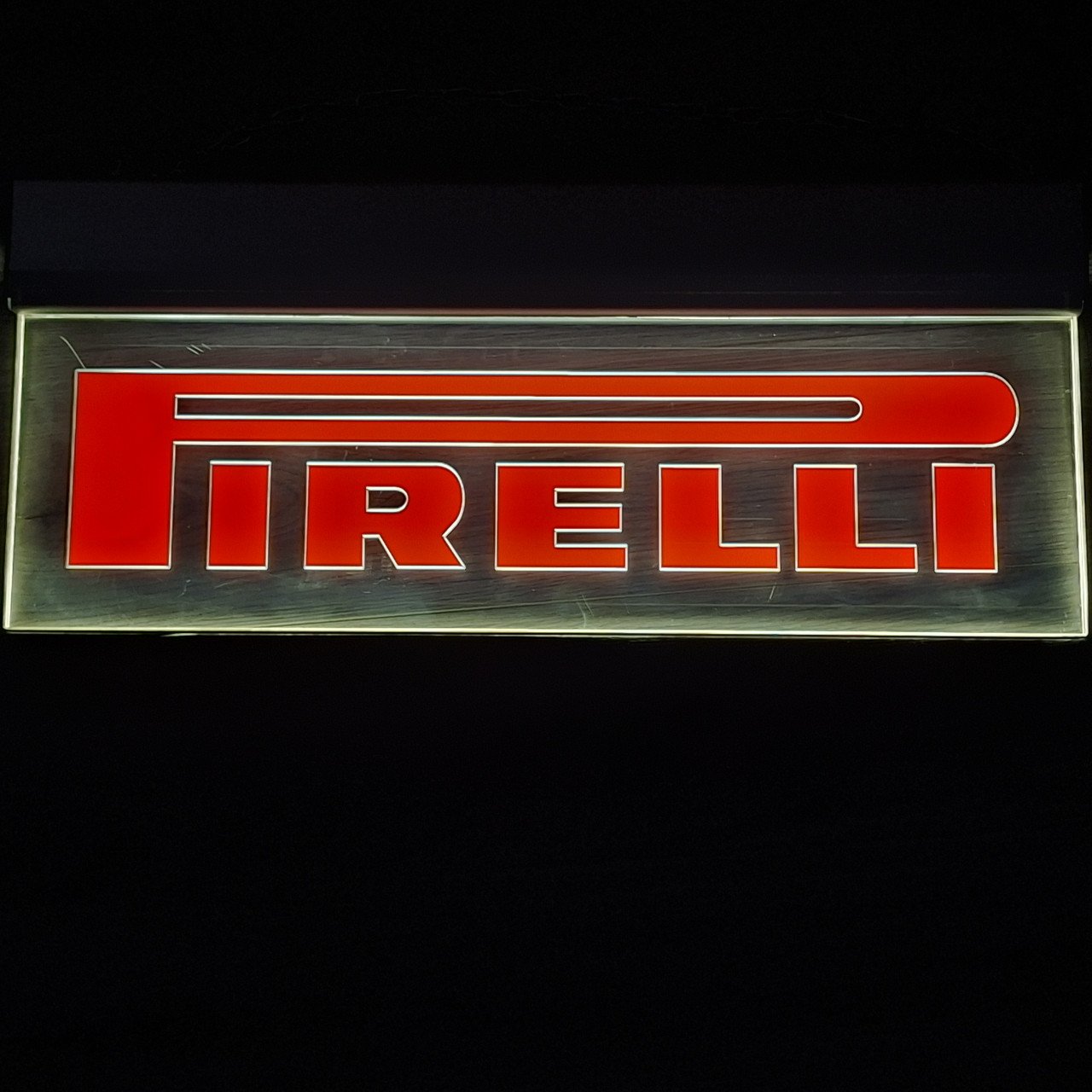 Pirelli licht reclamen