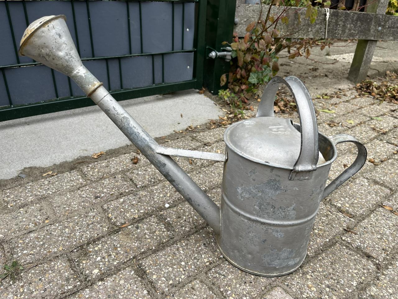 Gieters metaal verzinkt