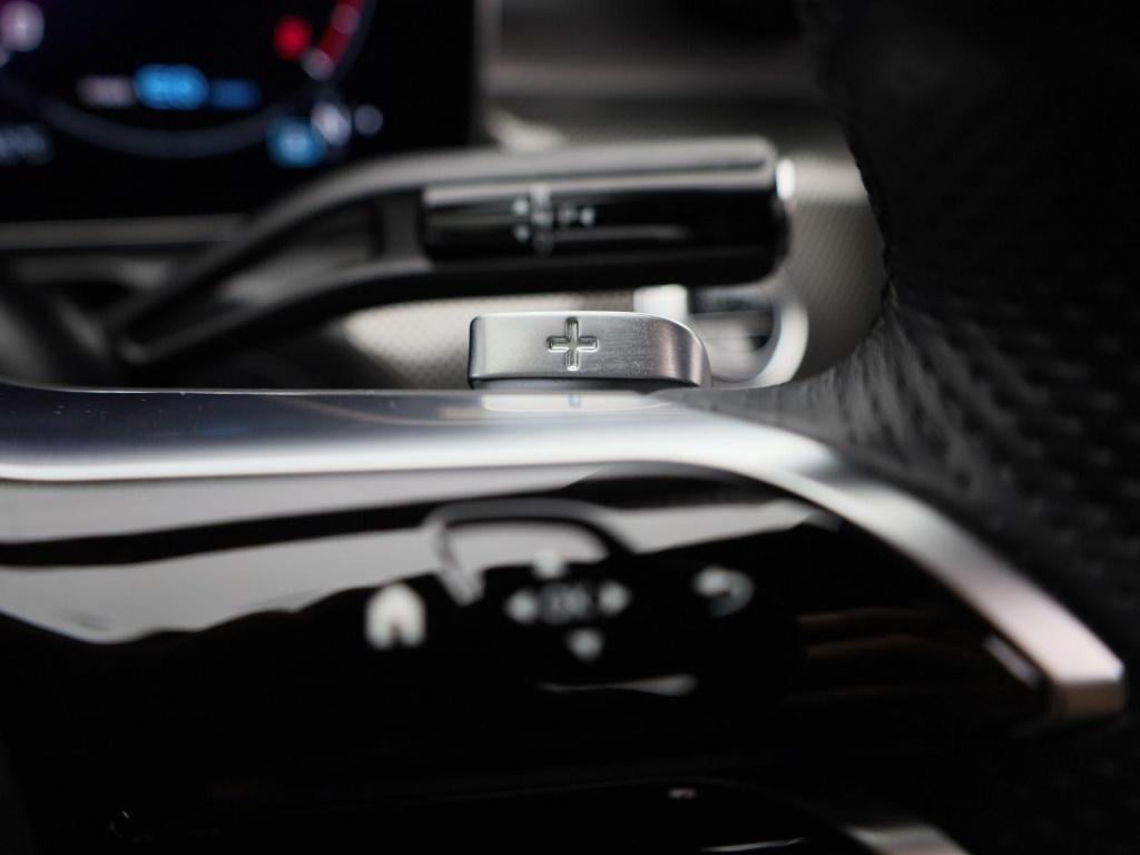 Mercedes-Benz C-Klasse 180 amg line | automaat | panoramadak | trekhaak | v