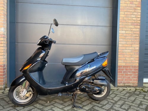 Koopje btc roma  zwart compct handzaam scootertje alles werkt nu 499 euro