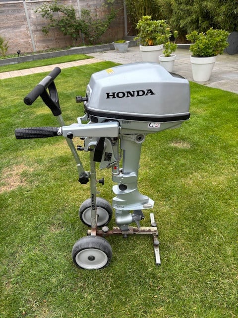 Quicksilver rubberboot met Honda 5pk buitenboordmotor + handtrailer