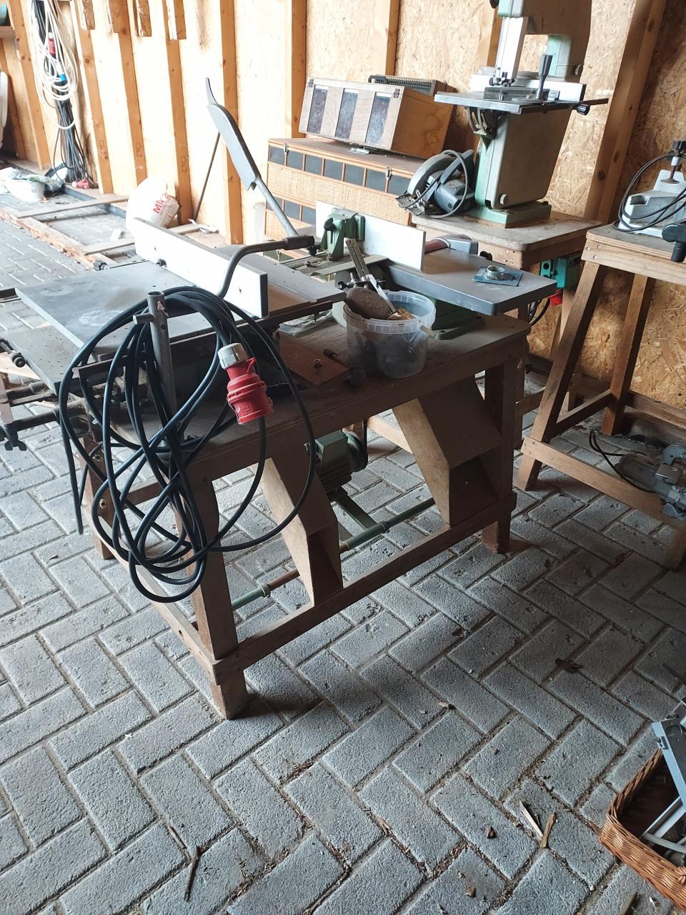 Vlakbankje vandiktebank zaagtafel gecombineerd  krachtstroom