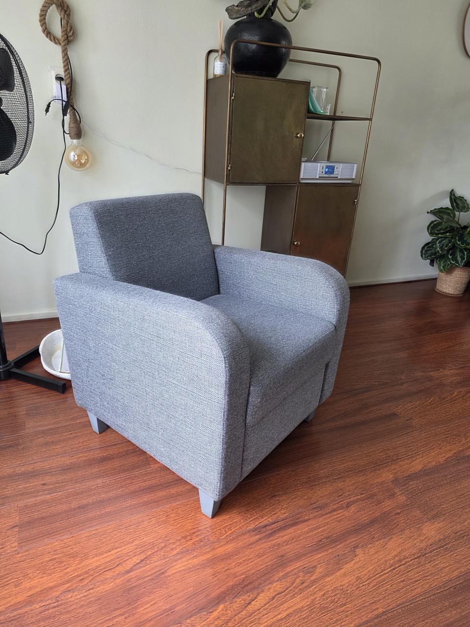 Fauteuil grijze stof