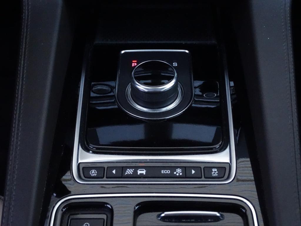 Jaguar F-pace 2.0t awd portfolio | leder | pano | trekhaak
