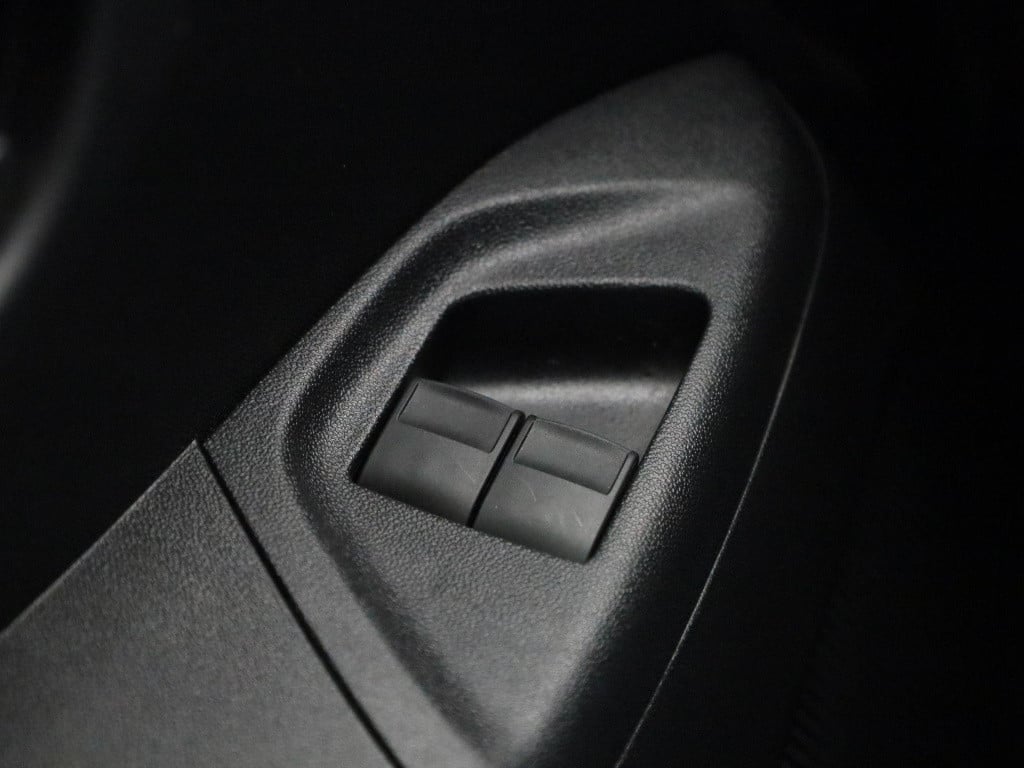 Peugeot 108 1.0 e-vti allure | lmv | climate control | dab | apple carplay 