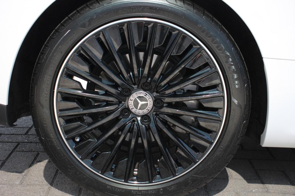 Mercedes-Benz Cle coupé 200 amg line | pano. dak | night pakket |