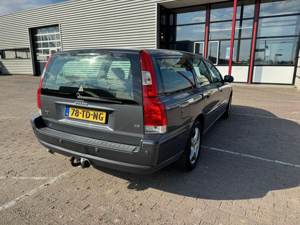 Volvo  v 70 bj 2006 diesel 900 euro automaat