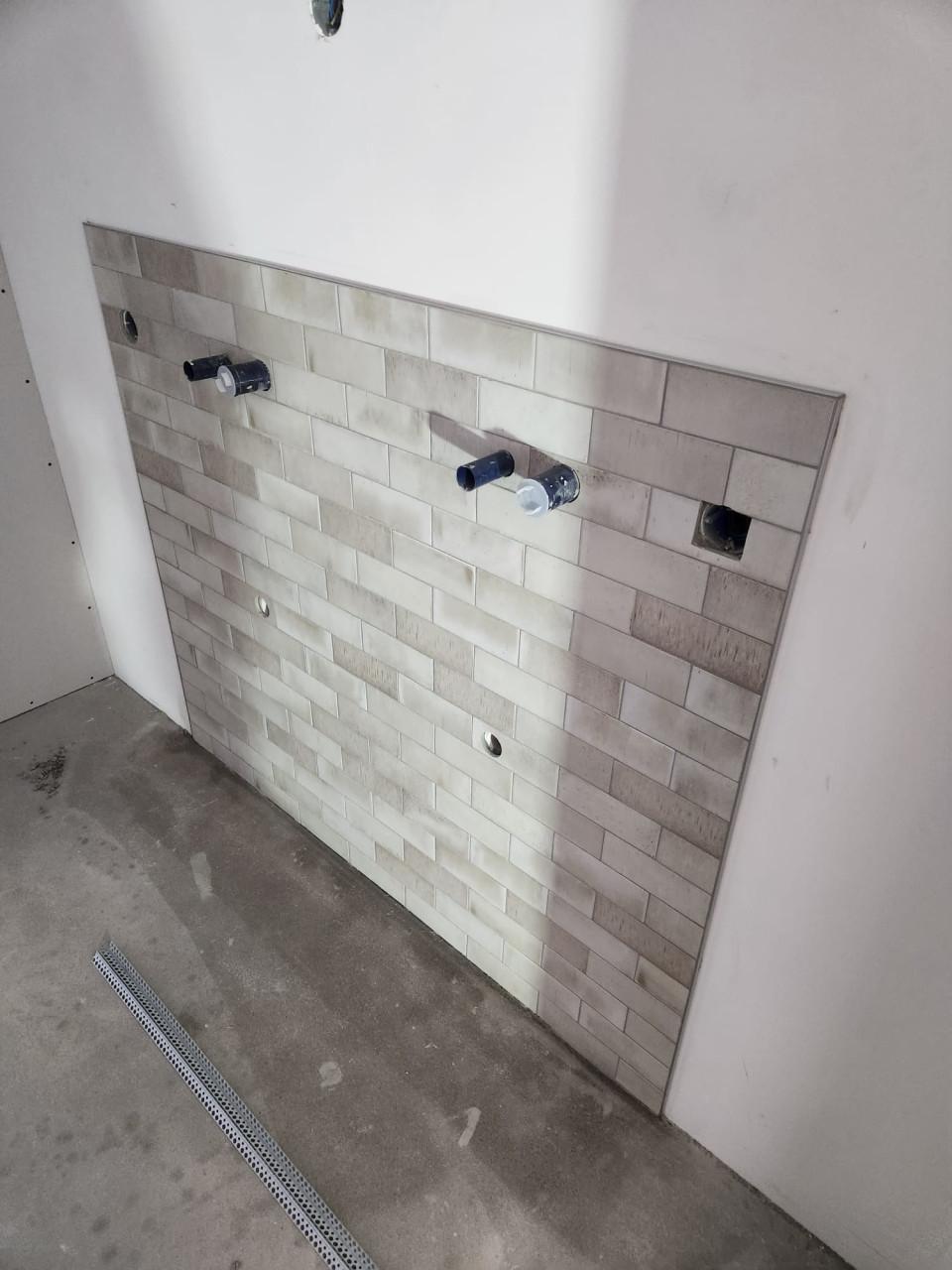 Tegelzetter nodig? Bel/app: 06 21937244 of Mail: jvbtegelzetter@gmail.com