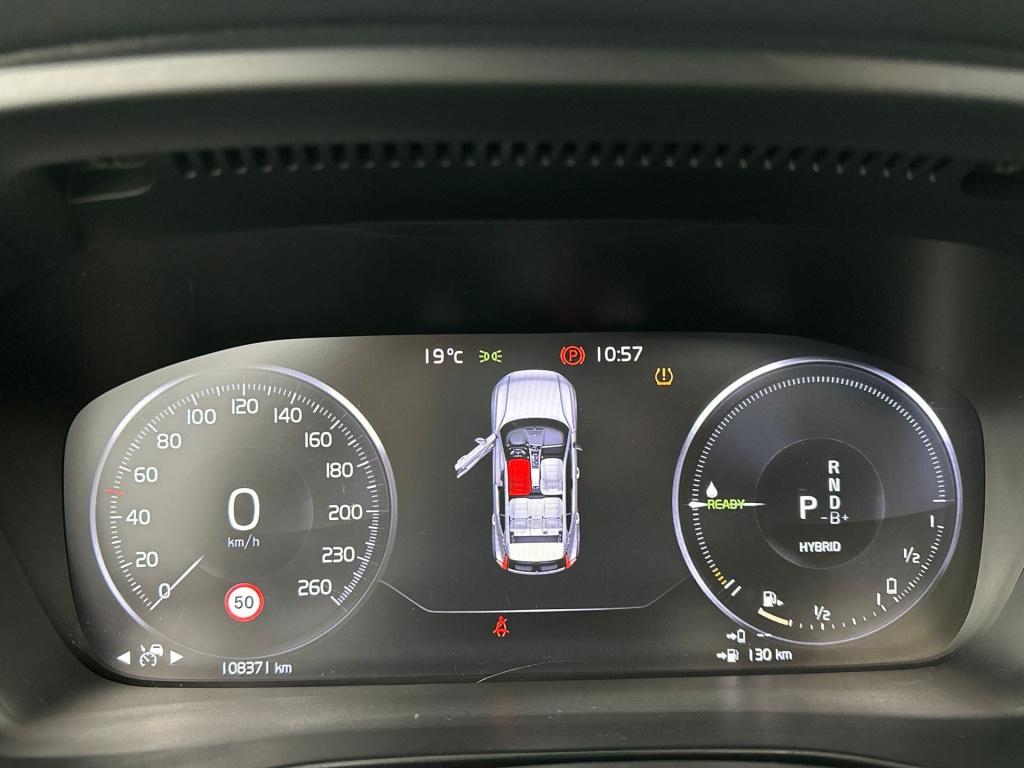 Volvo XC40 t4 211pk recharge r-design| pano| 360camera| adap.cruise|