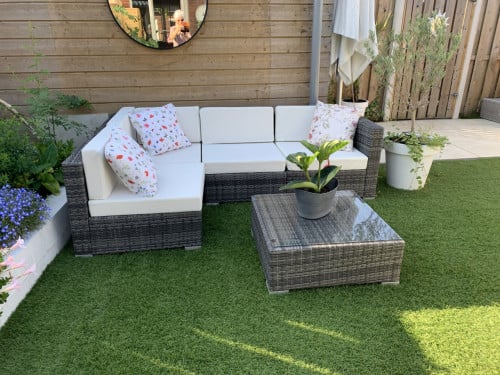 Loungeset Wicker grijs zwart, plus tafel en glasplaat.