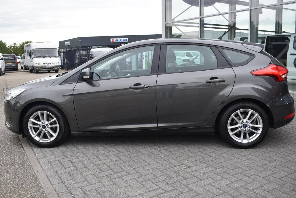 Ford Focus 1.0 trend | incl. nieuwe distrtibutieriem | trekhaak | airco | n