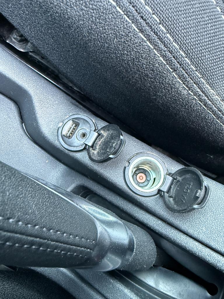 Citroen DS3 cabrio 1.2 vti - so chic